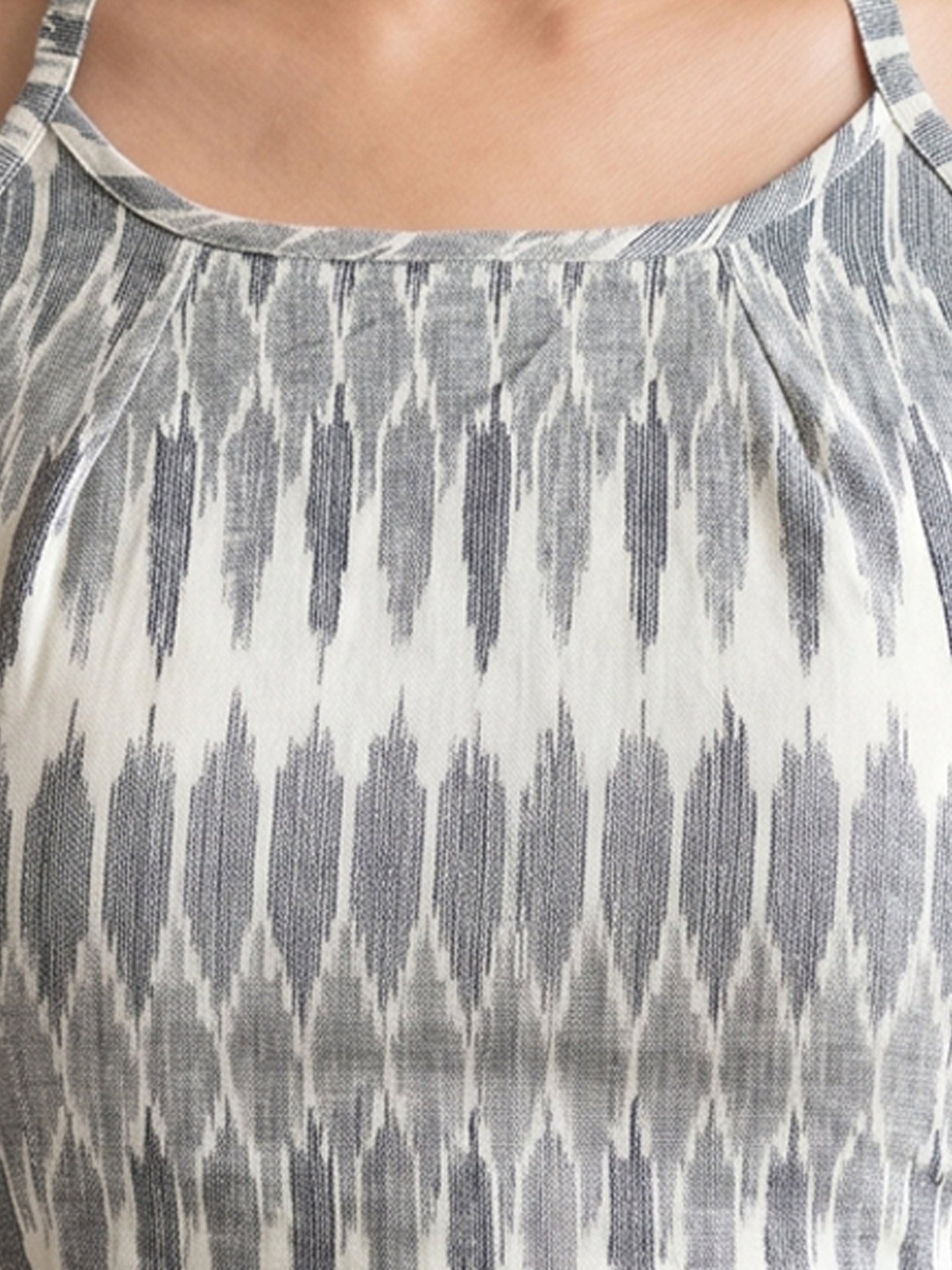 2-7.jpg Yash Gallery Women's Off-White Ikat Diamond Block Print Rayon Halter Neck Backless - Image 1